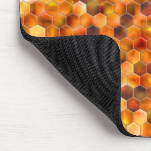 Hexagonmosaik an Stellen in rötlichen Tönen werfen Mousepad (Ecke)