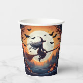 Hexe auf einem Broomstick im Mondschein mit Fleder Pappbecher (Vorderseite)
