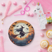 Hexe auf einem Broomstick im Mondschein mit Fleder Pappteller (Party)