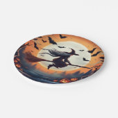 Hexe auf einem Broomstick im Mondschein mit Fleder Pappteller (Schrägansicht)