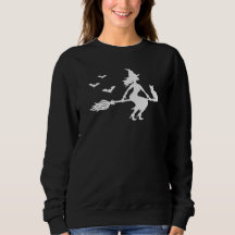 Hexe auf einem Broomstick mit Katze und Fledermäus