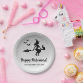 Hexe auf einem silbergrauen und schwarzen Hallowee Pappteller (Party)