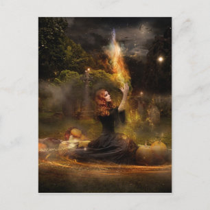 Hexe führt magische Circle-Zauber aus Postkarte