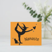 Hexe Halloween Namaste Yoga Orange Black Modern Postkarte (Stehend Vorderseite)