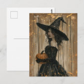 Hexe Holding a Pumpkin Postkarte (Vorne/Hinten)