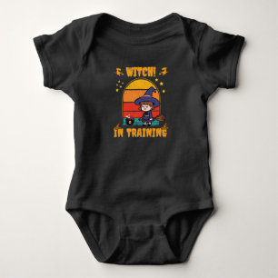 Hexe in Ausbildung Baby Strampler