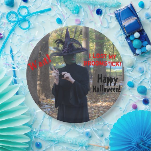 Hexe in einer Panik in der Woods Fun Halloween Pappteller (Party)