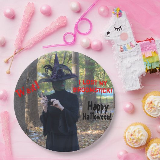 Hexe in einer Panik in der Woods Fun Halloween Pappteller (Party)