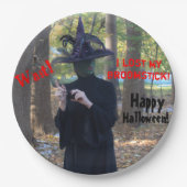 Hexe in einer Panik in der Woods Fun Halloween Pappteller (Vorderseite)
