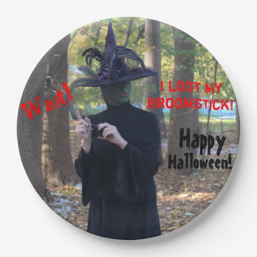 Hexe in einer Panik in der Woods Fun Halloween Pappteller (Vorderseite)