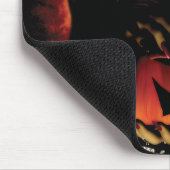 Hexe mit Kürbis gewischt. Halloween Mousepad (Ecke)