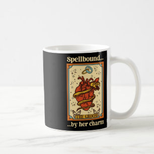 Hexe mystische Witzbräune und Bräuche, die durch Kaffeetasse