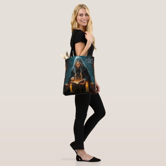 Hexe Tasche (Am Model)