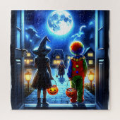 Hexe und Clown, die ein Monster Halloween anschaue Puzzle (Vertikal)