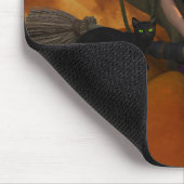 Hexe und Katze auf Giant Pumpkin Mousepad (Ecke)