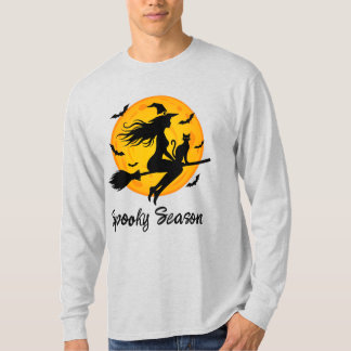 Hexe und schwarze Katze fliegen über den Vollmond T-Shirt