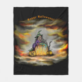 Hexe und schwarze Katze, Happy Halloween! Fleecedecke (Vorderseite)
