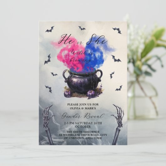 Hexen cauldron Halloween Baby Gender Reveal Einladung (Stehend Vorderseite)