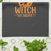 Hexen-Mama Halloween-Design Geschirrtuch (Gefaltet)