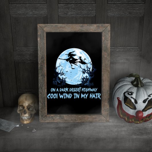 Hexenfahren bricht auf dunklen Wüstenwegen Poster