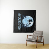 Hexenfahren bricht auf dunklen Wüstenwegen Wandteppich (Beispiel (Horizontal))