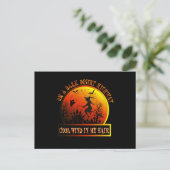 Hexenfahren bricht auf einer dunklen Wüste Postkarte (Stehend Vorderseite)