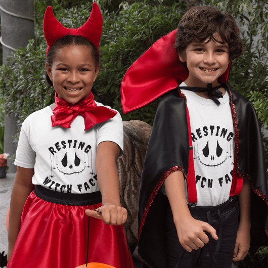 Hexengesicht ruhen: Sassy Niedlicher Halloween-T - T-Shirt