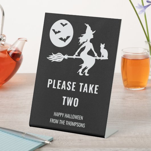 Hexengestein oder Treaters nehmen Ihre Bonbons. Sockelschild (In Situ)