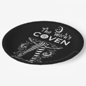 Hexenhecht Schwarz-weißes Halloween Pappteller (Schrägansicht)