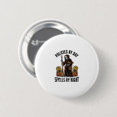 Hexenhemd der Versicherung Lustiger Halloween-Agen Button (Vorne & Hinten)