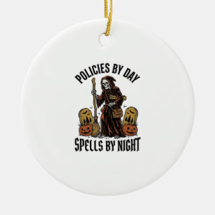 Hexenhemd für Versicherungen Lustiges Halloween-Ag Keramik Ornament