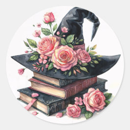 Hexenhut auf Büchern mit rosa Rosen Runder Aufkleber