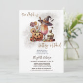 Hexenhut Pumpkin Drink Halloween-Brautparty Einladung (Stehend Vorderseite)