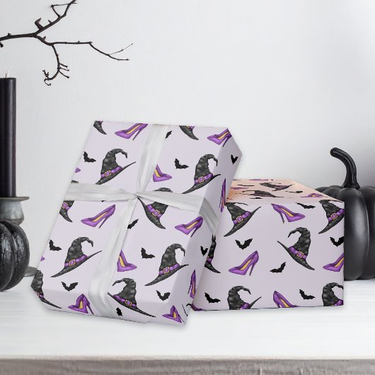 Hexenhutschuhe und Fledermäuse Lilac Halloween Mus Geschenkpapier