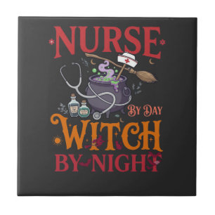 Hexenpflegerin Tageszauberin Nacht Halloween Kesse Fliese