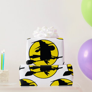 Hexensilhouette fliegt auf Besen gegen Vollmond Geschenkpapier