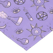 Hexentränke Lila Alchemy Pattern Halloween Kurzer Tischläufer (Ecke)