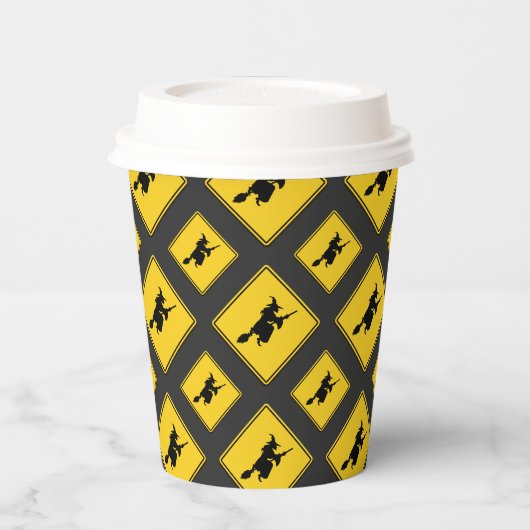 Hexenwarnung Halloween Pappbecher (Links)