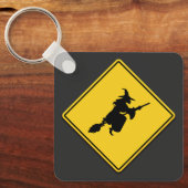 Hexenwarnung Halloween Schlüsselanhänger (Vorderseite)