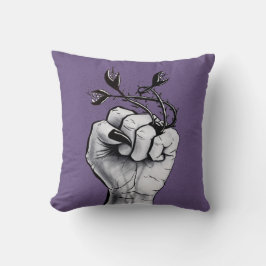 Hexerei mit schwarzen Nägeln und Monsterring Kissen