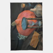 Hexereiobjekte auf einem Tisch in einem dunklen Ra Handtuch (Vertikal)