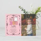 Hey Boo Ghost Foto Geburtstag Einladung (Stehend Vorderseite)