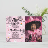 Hey Boo, rosa Halloween Einladung mit Foto (Stehend Vorderseite)