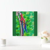 Hey, da ist ein Scarlet-Ara in diesem Baum! Quadratische Wanduhr (Zuhause)