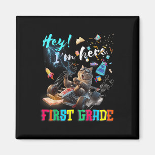 Hey, ich bin hier First Grade Student Cat Racing B Magnet