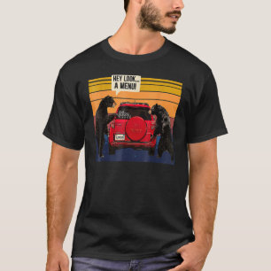Hey, schau dir einen Menu-Camping-Camper an, Retro T-Shirt