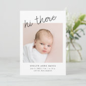 hi gibt es Lässiges Script Baby Foto Collage Birth Ankündigung (Stehend Vorderseite)