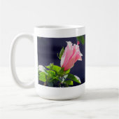Hibiskus in heller Sonneneinstrahlung Kaffeetasse (Links)