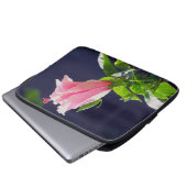 Hibiskus in heller Sonneneinstrahlung Laptopschutzhülle (Vorne Knopf)