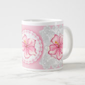 Hibiskus und Spitzen PINK Jumbo-Tasse (Vorderseite Rechts)